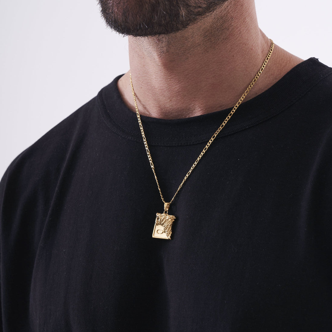 wolf-pendant-gold